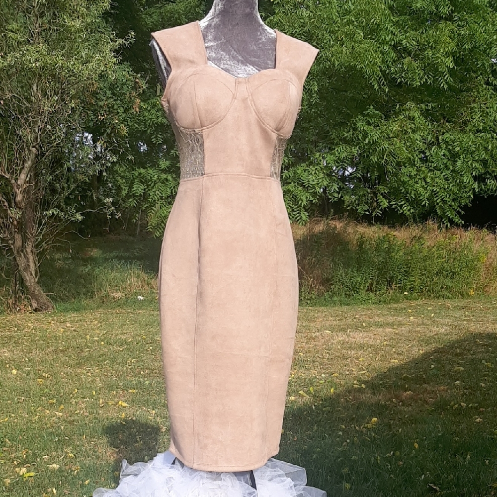 a.peach🍑Faux Suede And Lace BODYCON Beige Sleeveless Midi Size L 💞